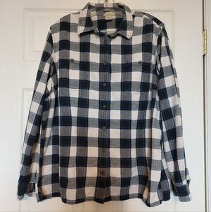 Womans Duluth Shirt XL Flannel Long Sleeve Button Down Blue Plaid Outdoors READ